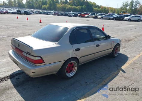 1995 Toyota Corolla Le/Dx z USA, uszkodzony, nr VIN 2T1AE09B4SC129989